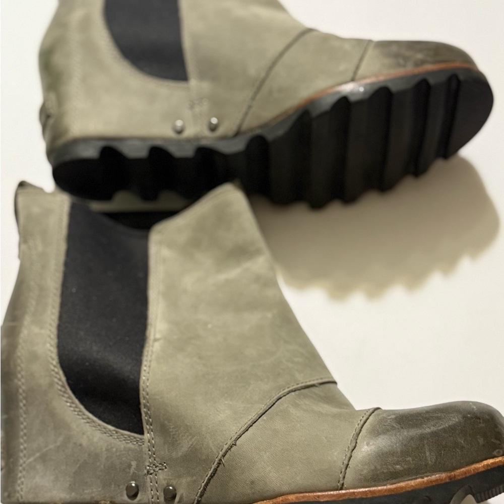 Sorel Lea wedge bootie gray size 8.5